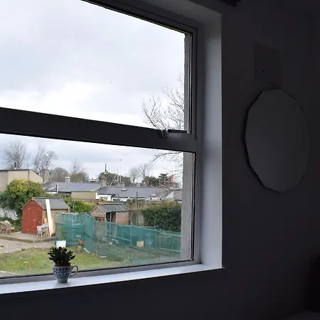 1 Bedroom Flat, Close To Centre * Dublin